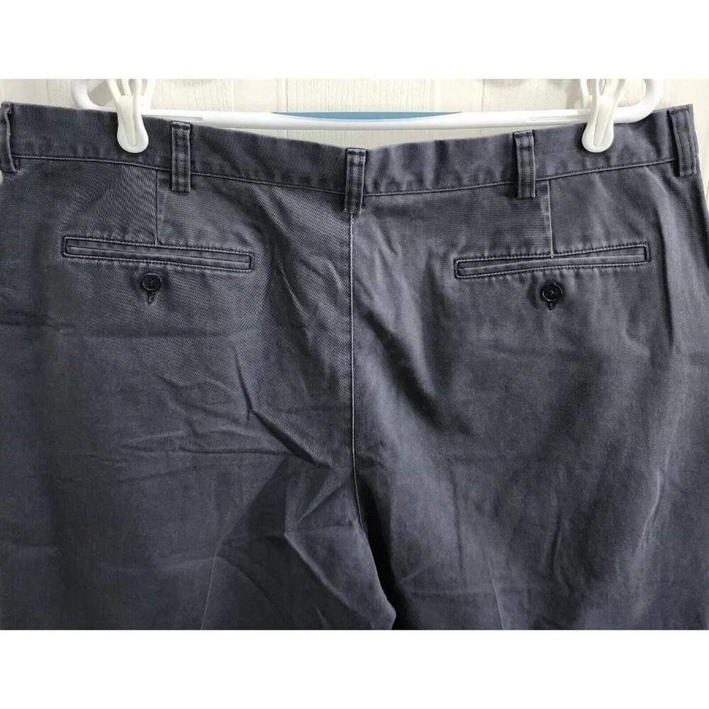 LL Bean Natural Fit Navy Blue Flat Front Chino Shorts Size 40 100% Cotton‎